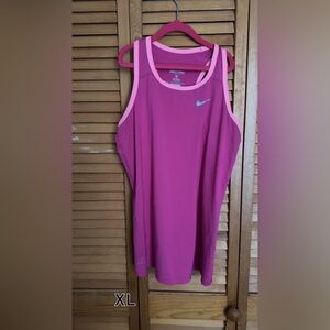 Nike tank size xl
